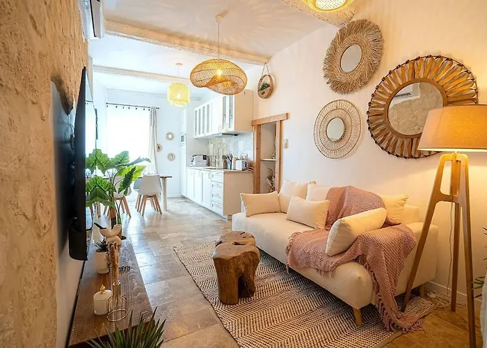 Evasion Scandinave A Narbonne Elegance Et Confort Reunis !